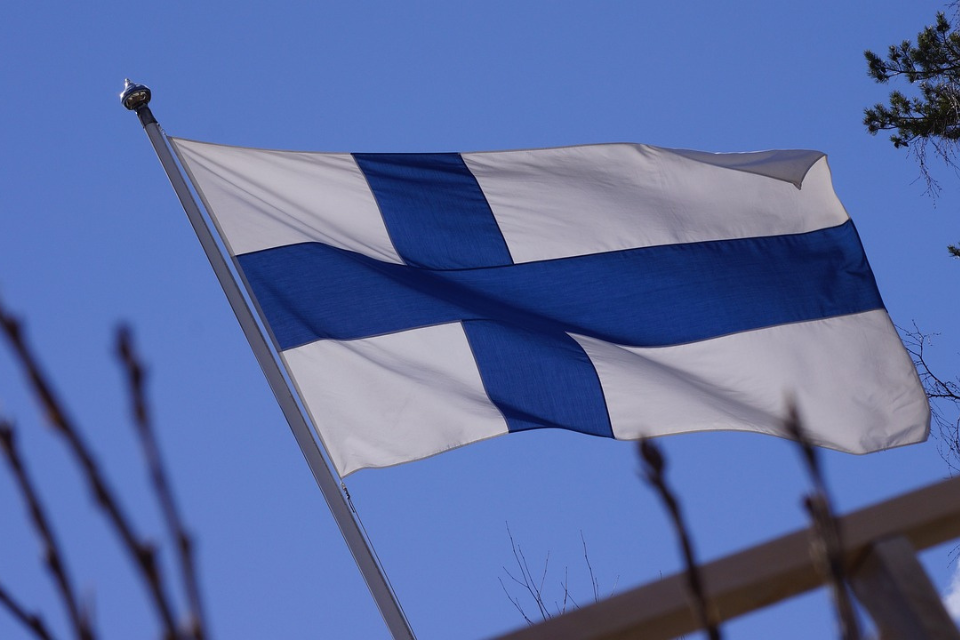 Finlândia regista recorde de imigração num contexto de diminuição de nascimentos e aumento de mortes