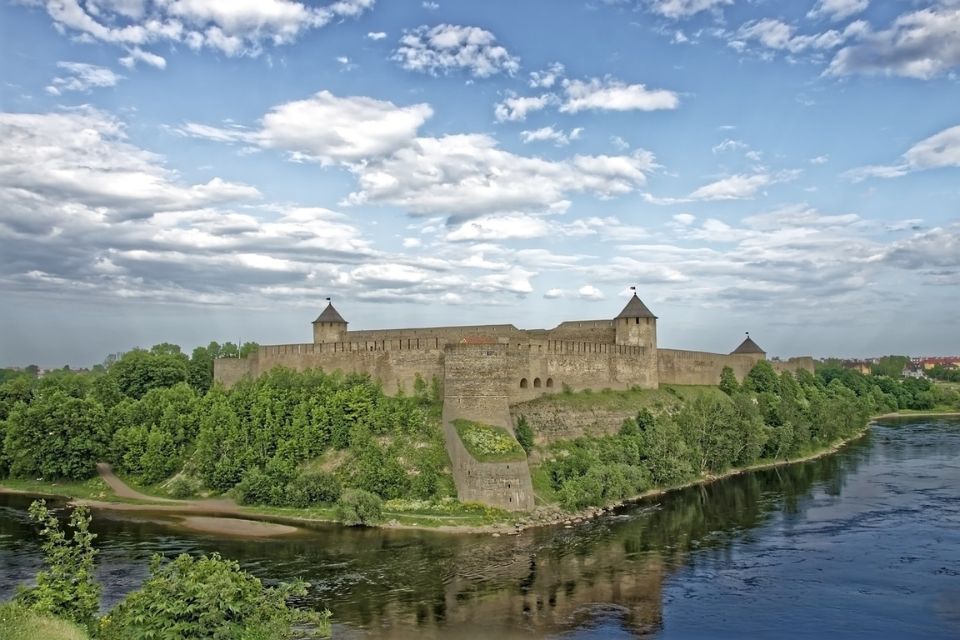 Passagem da fronteira de Narva regista um aumento das proibições de entrada