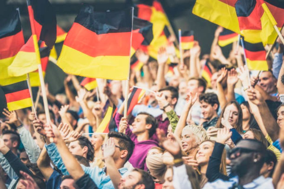 Alemanha revê a lei da cidadania para permitir a dupla nacionalidade