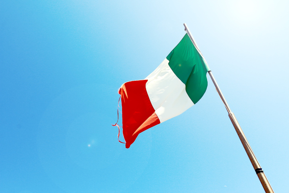 Mais de 600 000 candidaturas inundam a lotaria italiana de vistos de trabalho para 2024