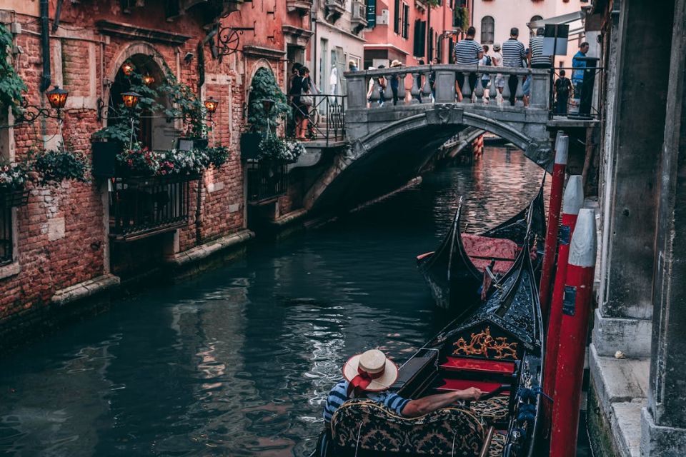Veneza implementa novas taxas e restrições para combater o turismo excessivo