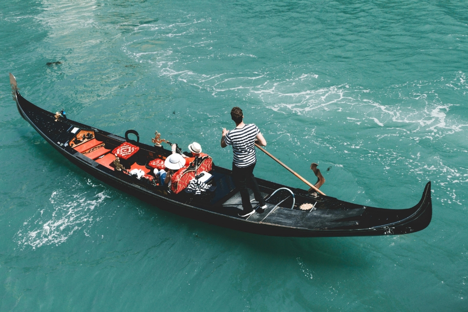 Veneza reprime grupos de turistas para salvar a alma da cidade