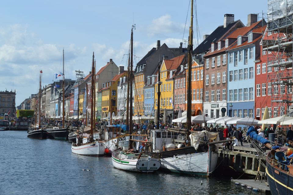 A Dinamarca revoga as autorizações de residência dos refugiados para poderem regressar ao seu país