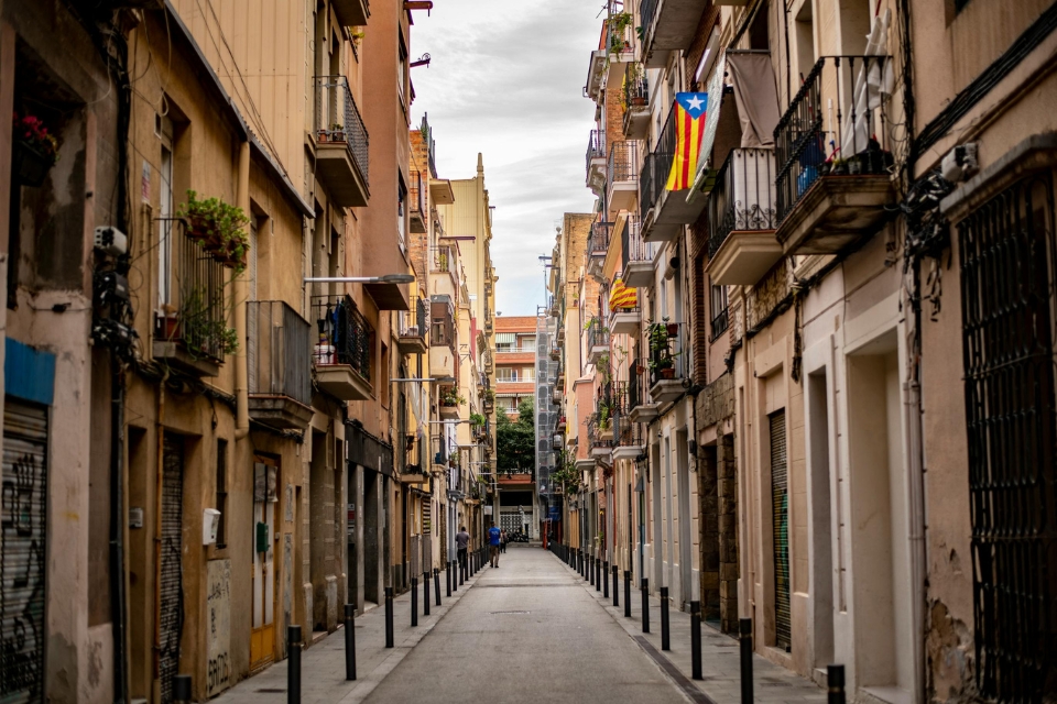 Barcelona vai proibir apartamentos turísticos para enfrentar crise habitacional