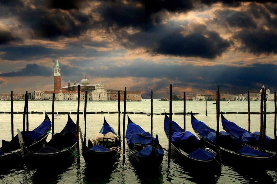 Veneza combate o turismo de massas com a proibição de grupos e oradores